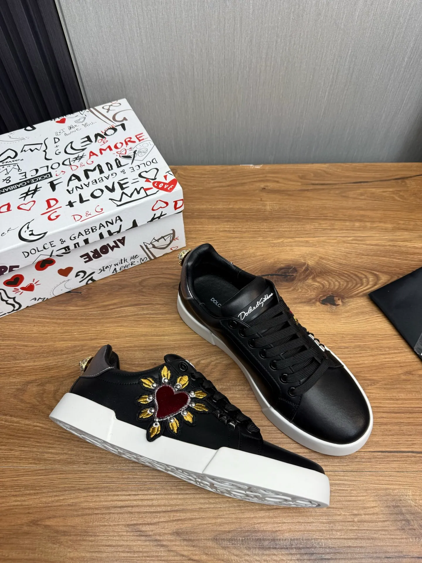 Men's men's shoes💰460💰Dolce & gabbana (DG) official website synchronized new models💥1 fashion hot models: 1 exclusive mold opening ✅ imported cowhide for the upper, unique brand style logo upper 💥sheepskin foot pads 🐑original private mold outsole ✔️36-44 (38.45 custom-made, non-refundable)